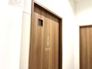 豊島区(池袋、巣鴨、駒込よりアクセス良好)おなかとおしりのクリニック 東京大塚の女性専用トイレの写真。